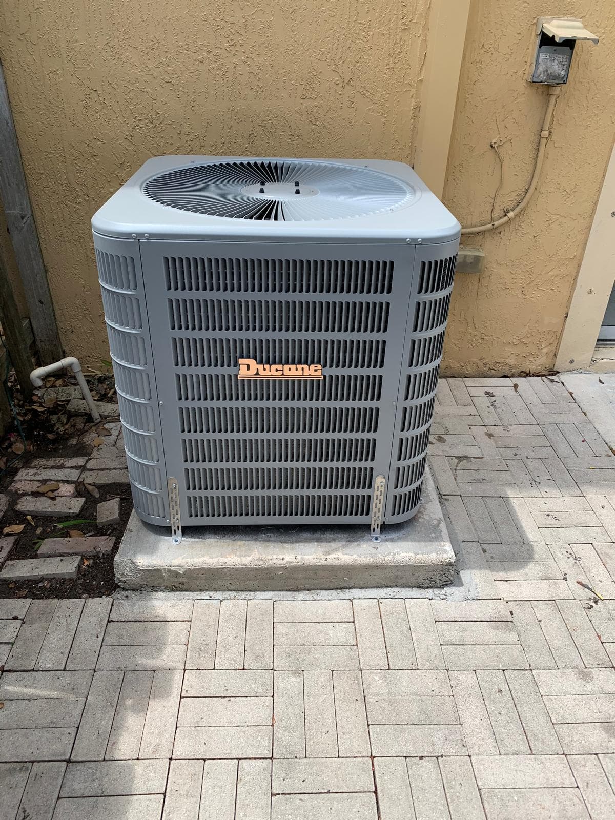 New outdoor air conditioning installation