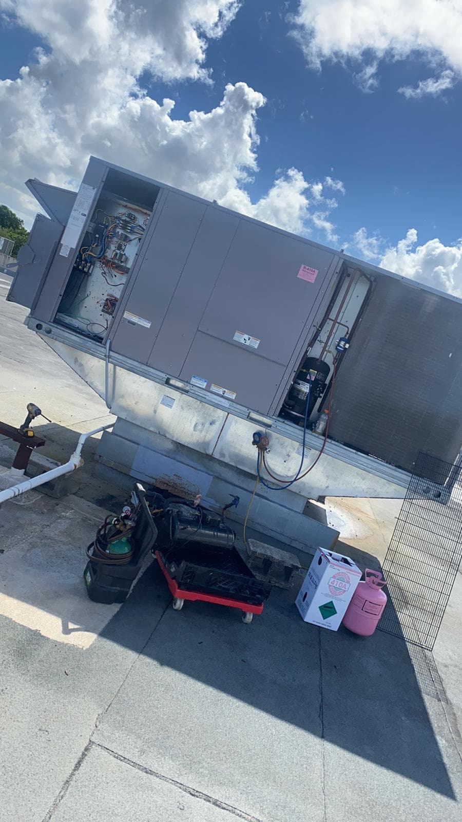 Preventive maintenance on a rooftop system